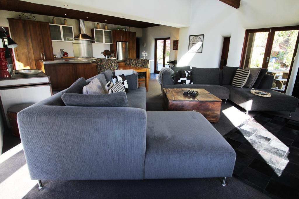 The Paddock Straw Bale Luxury Holiday House Arthurs Point ภายนอก รูปภาพ